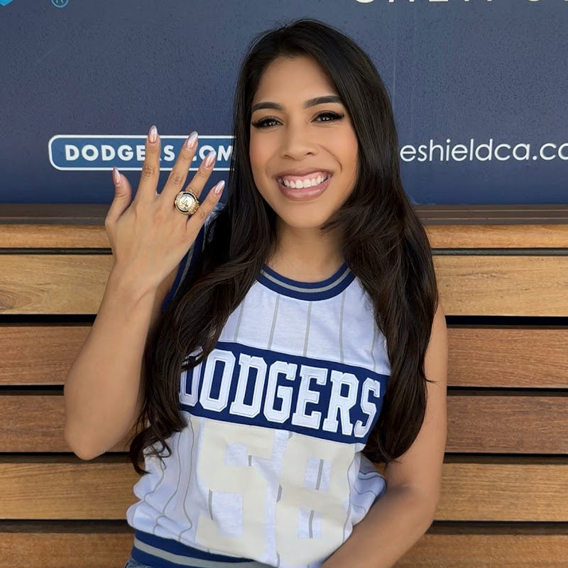 Jen DeLeon