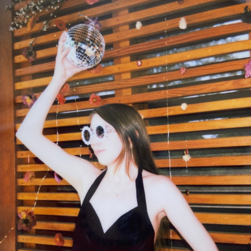 margot smokes icon