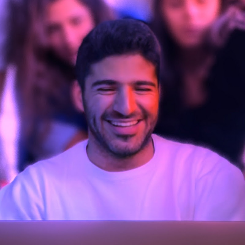 Claude Ams - Programming Guru 💻