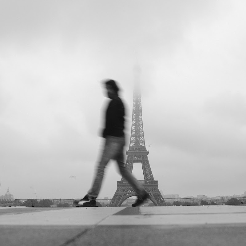 Let's walk in Paris