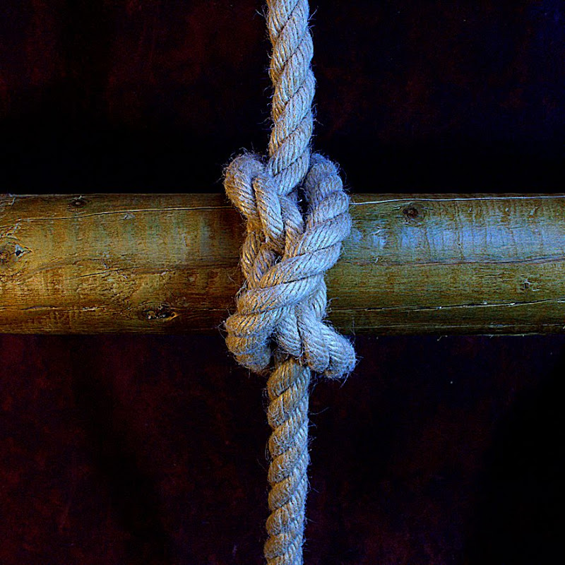 How to Tie the Constrictor Knot