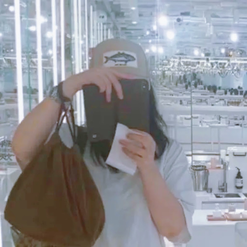 Momo in Osaka
