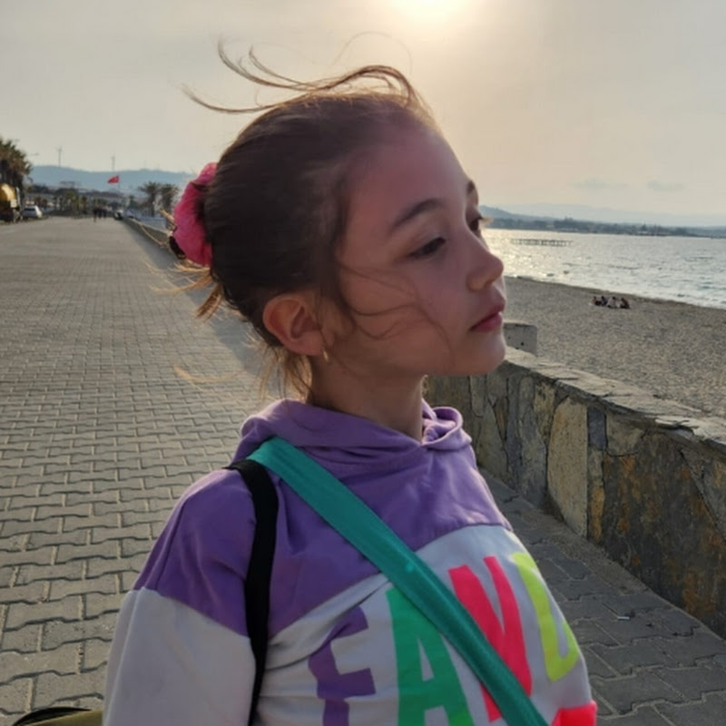 Eylülün Saç Modelleri