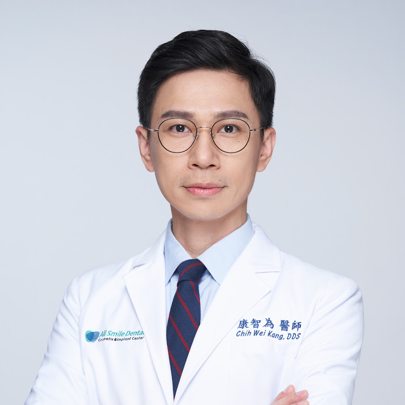 K6+全口重建專家康智為醫師 Logo