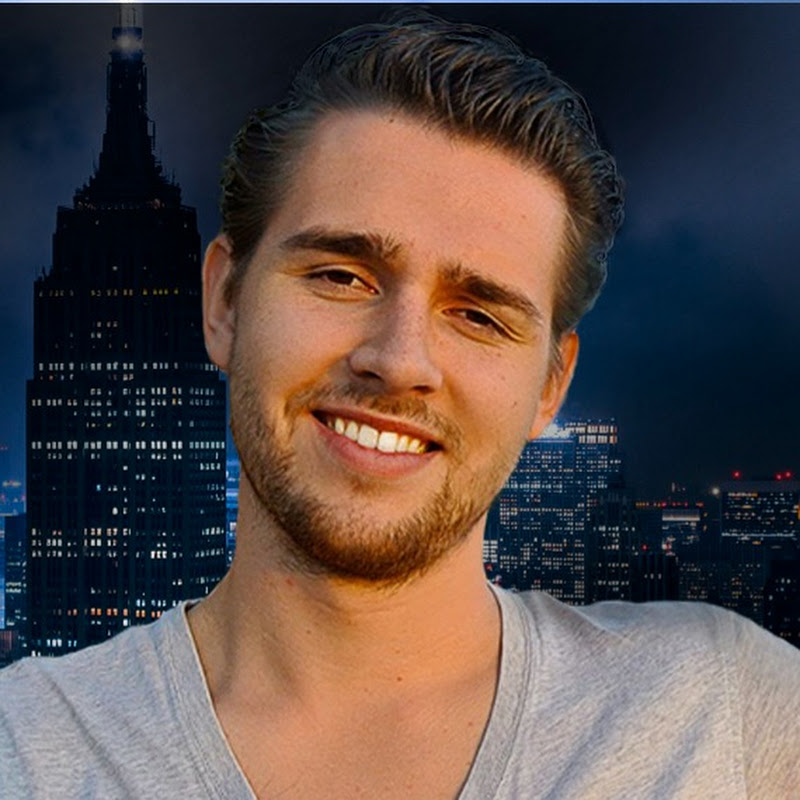 Английский на прогулке Logo