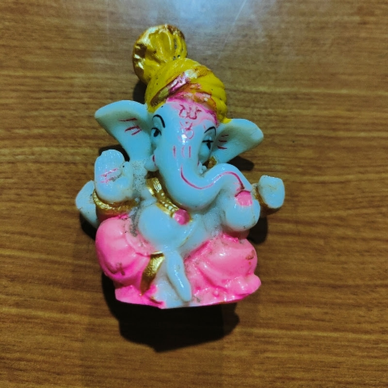 Hire Hmmm hmmm — Tech & Science YouTube creator for sponsorships