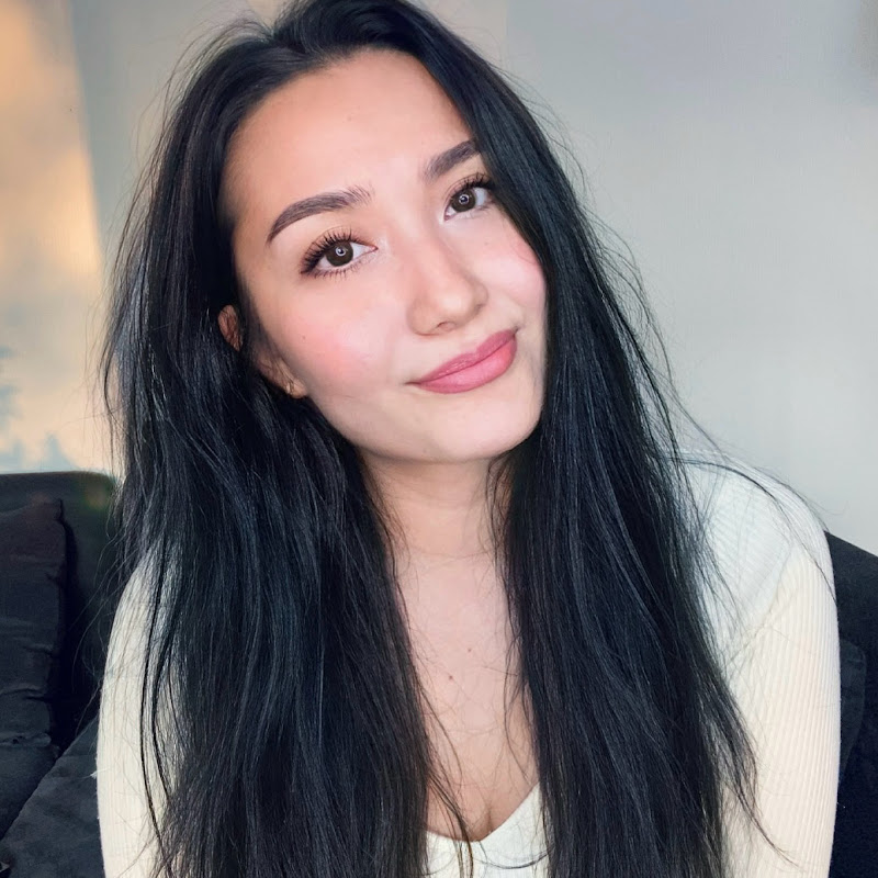 人気YouTuber、Emi Sánchez の総収入がすごい！？その収益を年収・時給まで徹底分析！