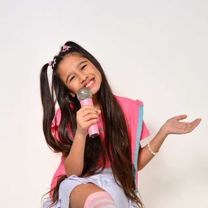 Laurinha Costa
