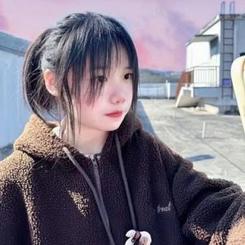 Steep Mountain Road Riding