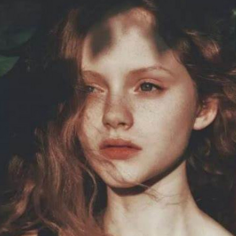 Your friend starts turning transparent 🤚#shorts