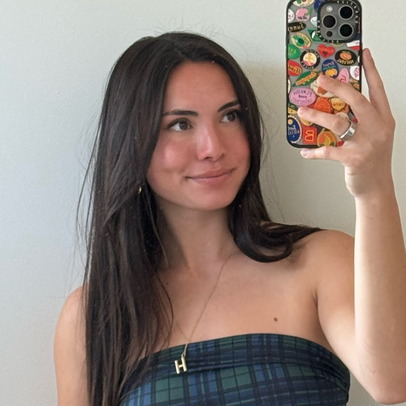 Haley Pham Vlogs Logo