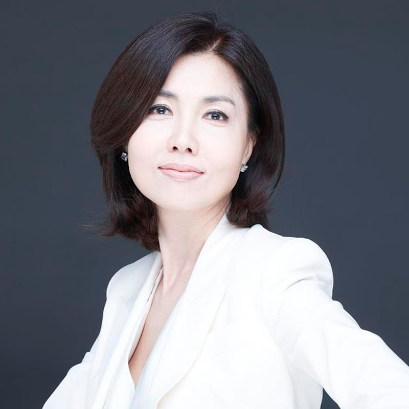 지금백지연 Logo