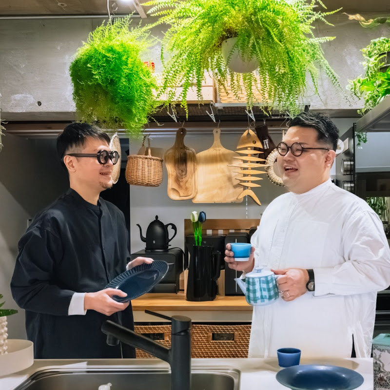 ひでまる と ぶたじる。