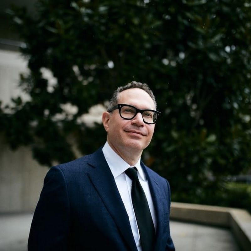 Dr. Michel Siegel