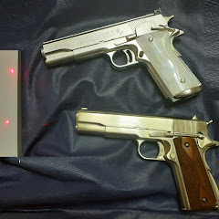 模型拳銃を持つ男アイコン画像