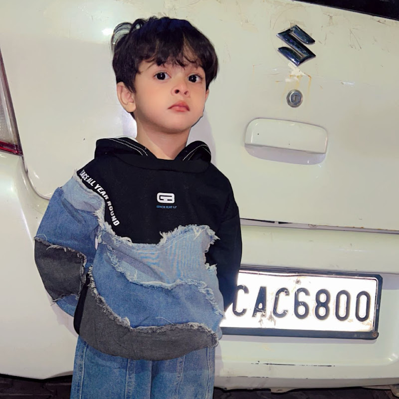 Yaddu Dhingan vlogs