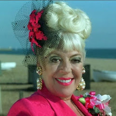 EveHenleySpread net worth