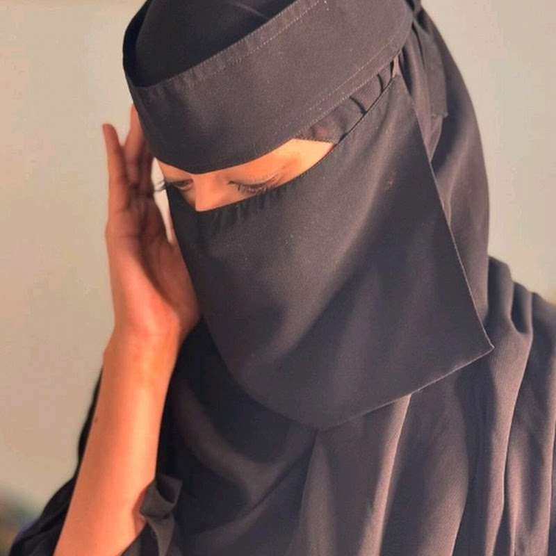 Hire Farzana khan — Photography Tutorials & Showcases YouTube creator for sponsorships