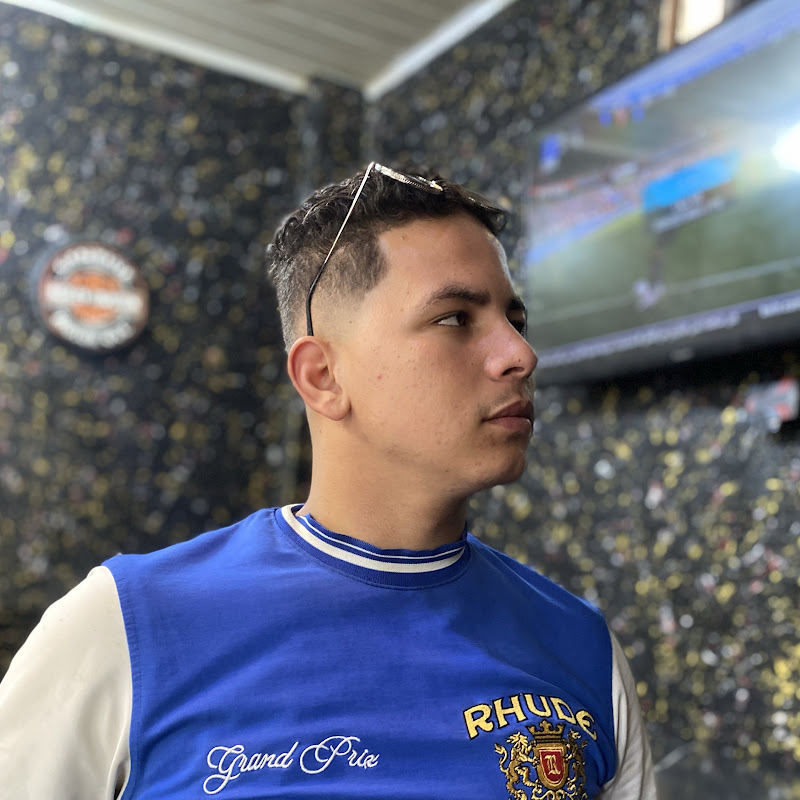 Azo car's avatar