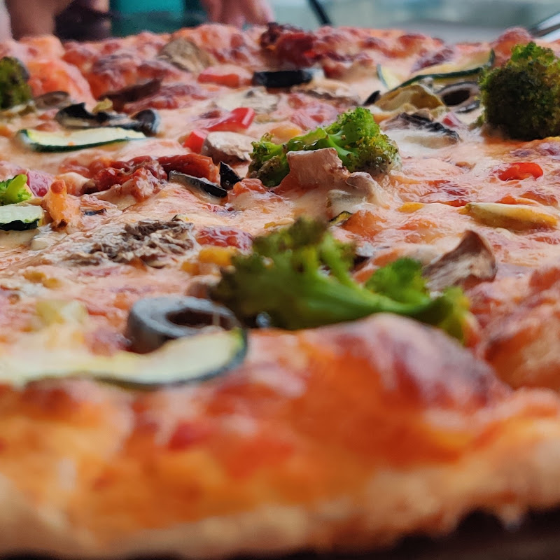 Let's Binge Eat Together 