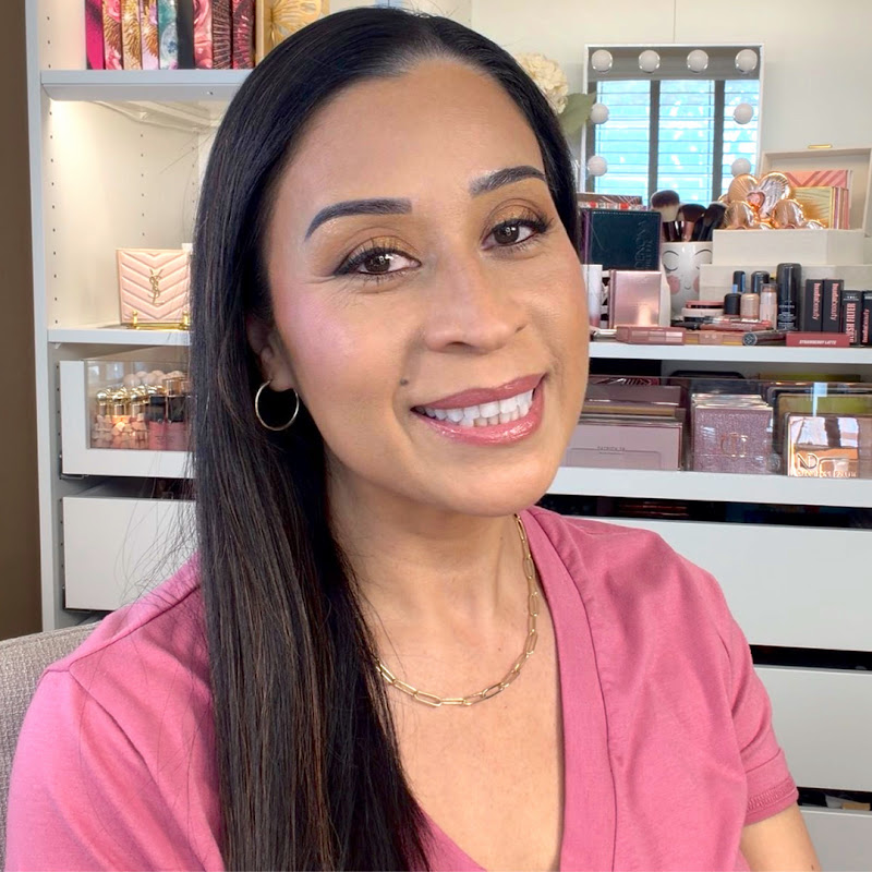 Beauty & Makeup with Iris