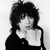 ジョニー・サンダース - トピック