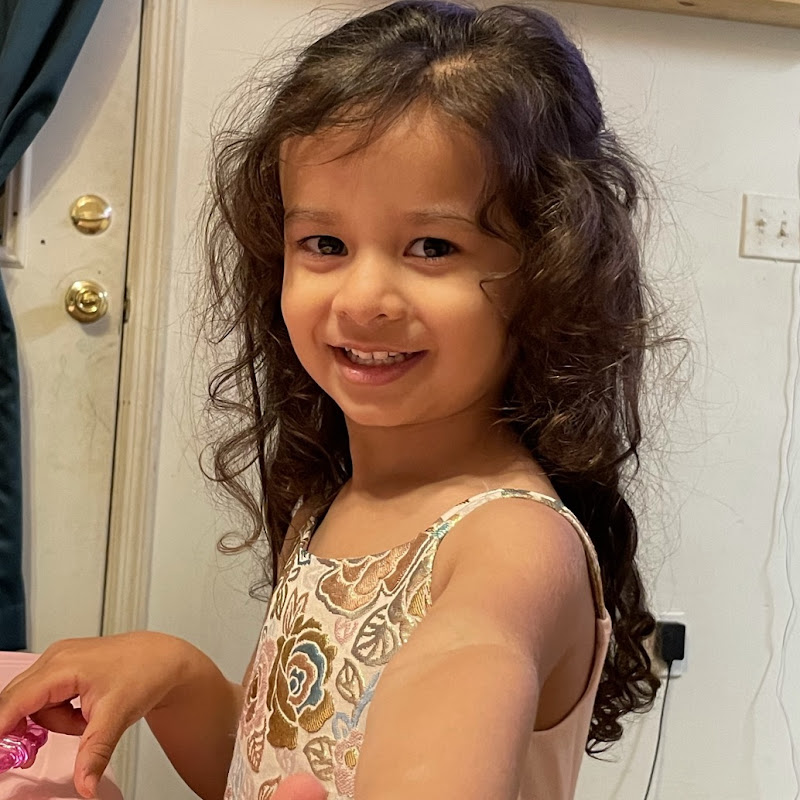 Naumi Vlogs