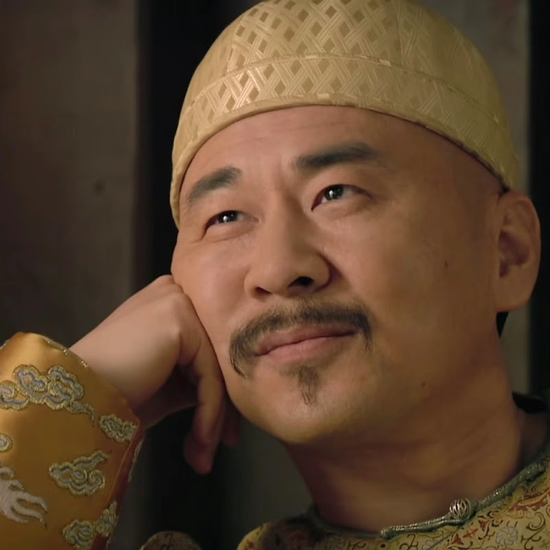 愛追劇透社 Logo