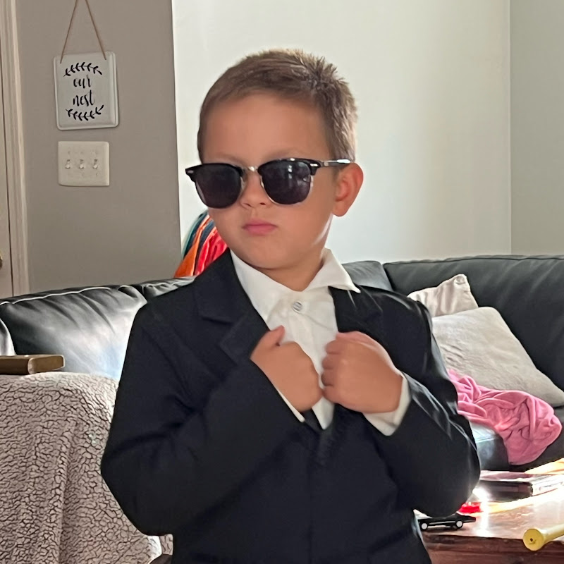 Boy moms be momming 
