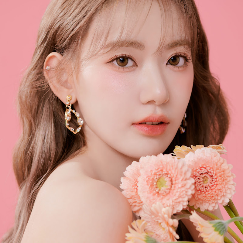 Sakura Miyawakiのサムネイル