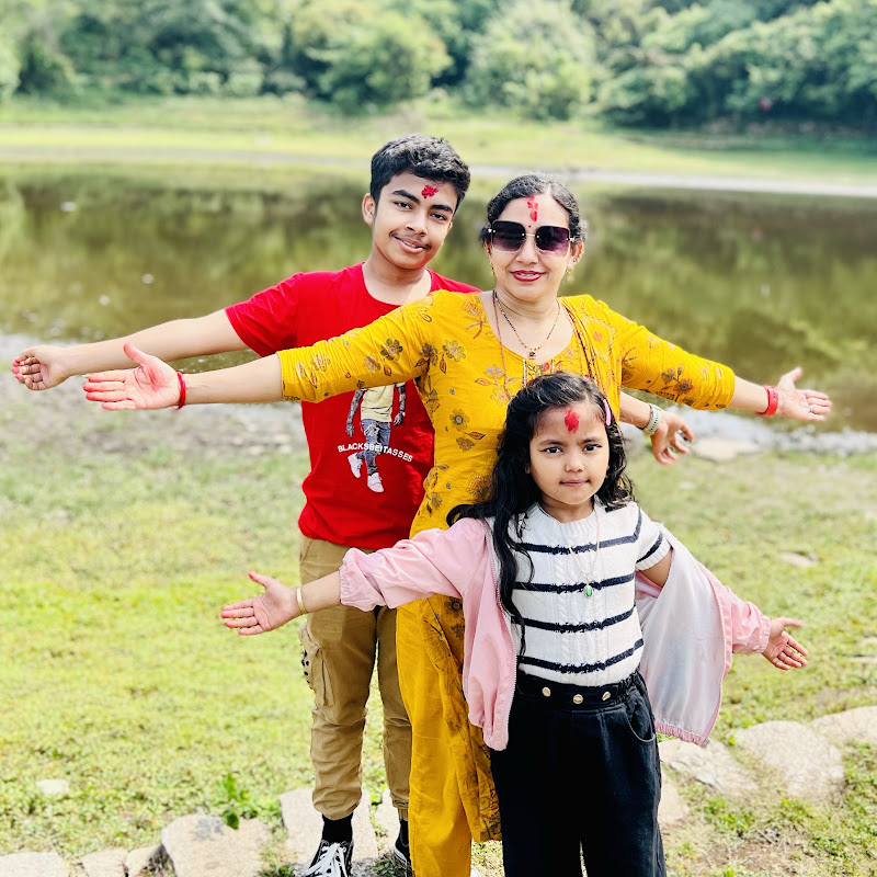 Anushka and Mom Vlogs