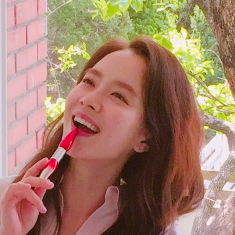 송지효 JIHYO SSONG Logo