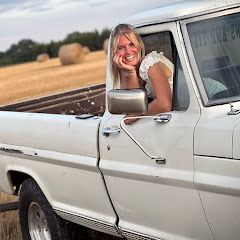 Cowgirl Sarah Avatar