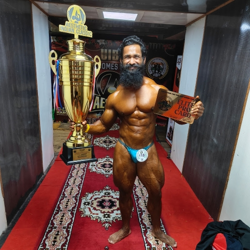 Pahadi Bodybuilder Uk07 se