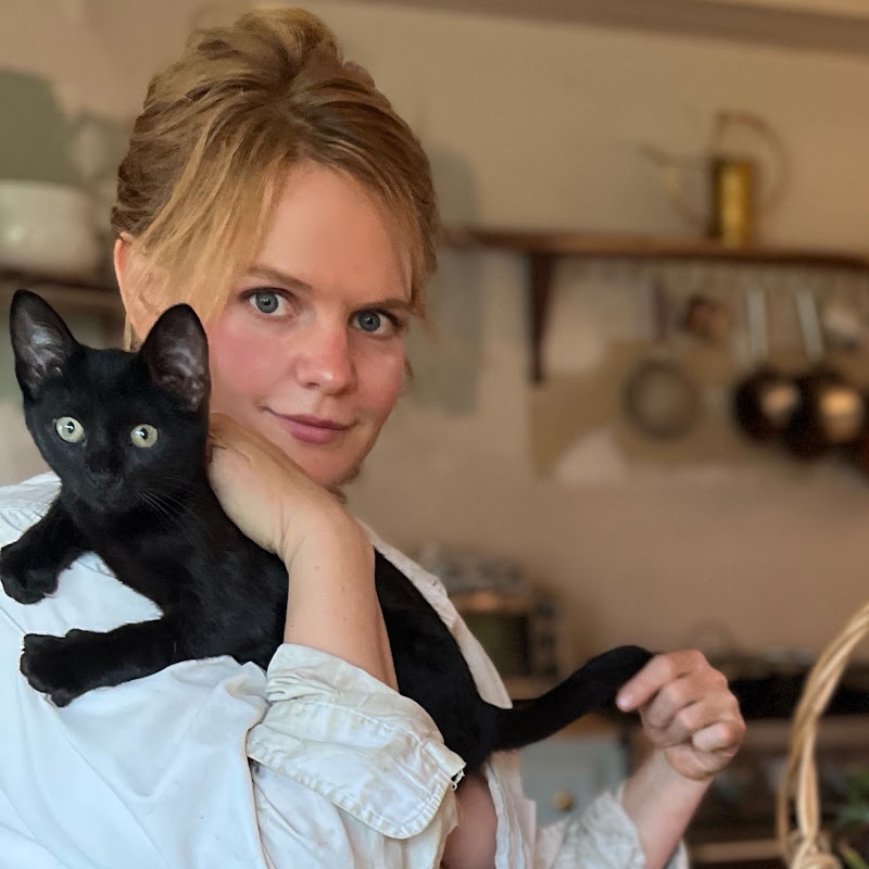 Lizzy Ross