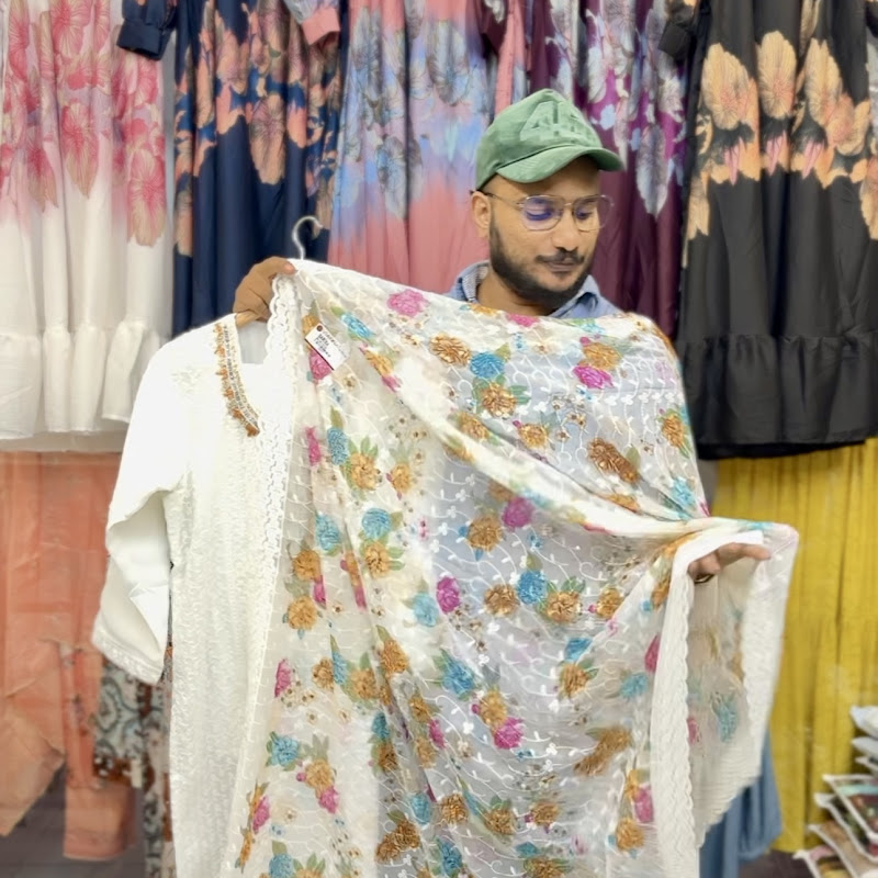 KISWAH LADIES OUTFITS