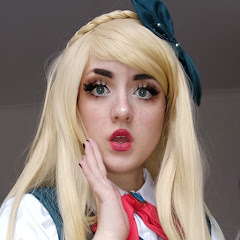 Eleanor Does Cosplay