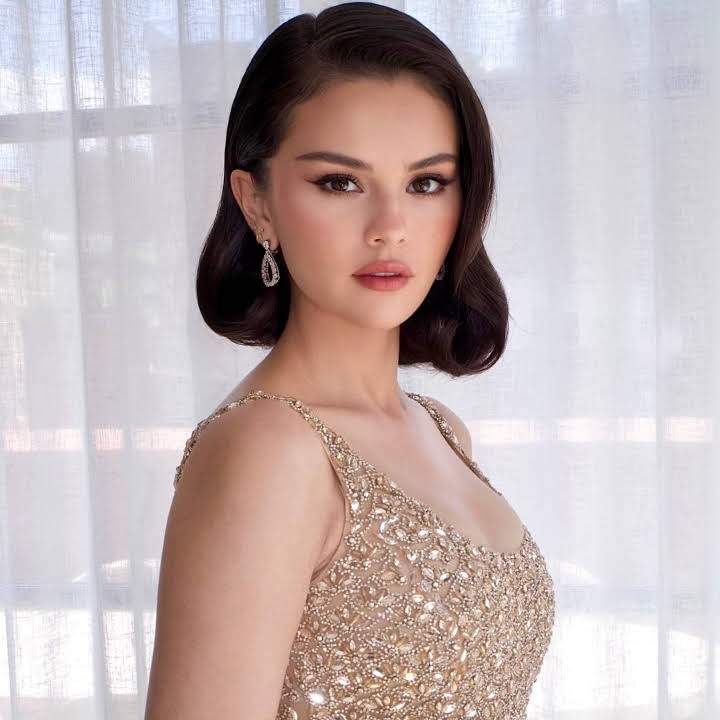 selena gomez champagne dress Pleated Champagne Chiffon V-neck A-line Prom Dress