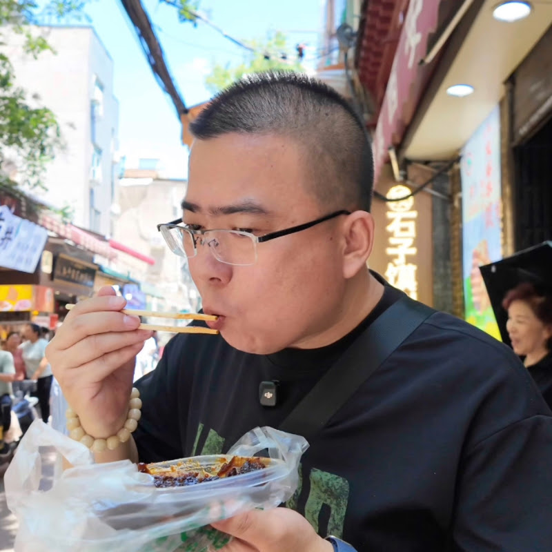 小锐的美食 Logo