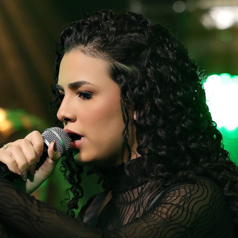Camilly Vitória - Topic