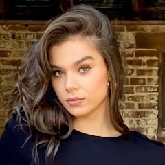 Hailee Steinfeld Shorts