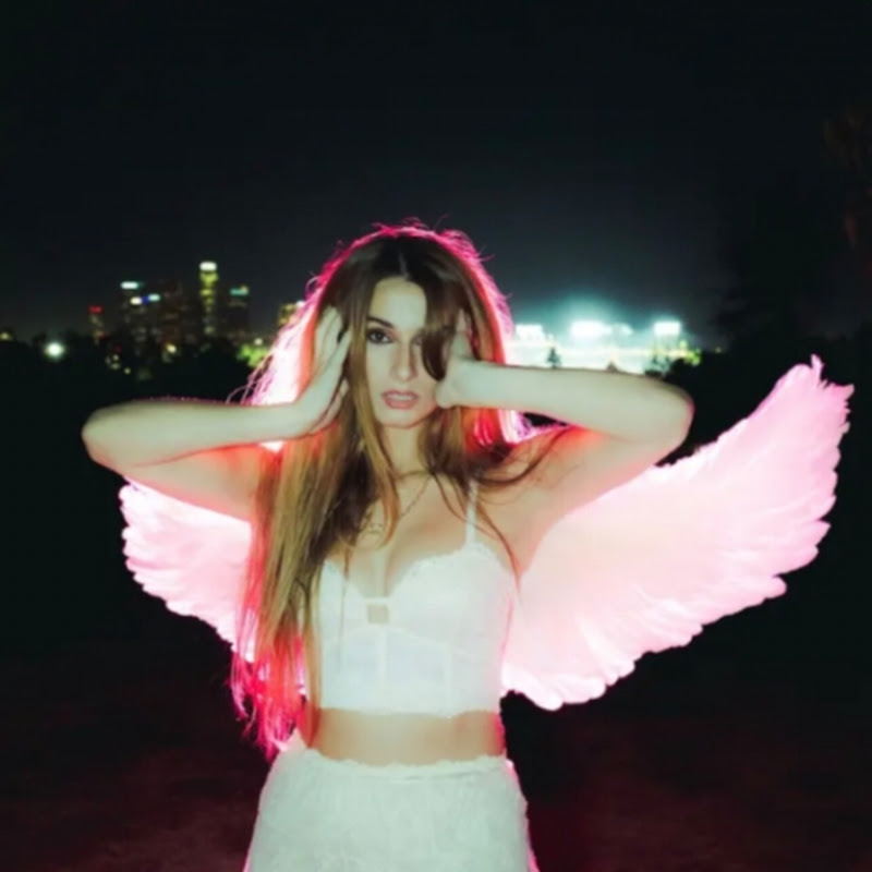 ★ 𝖏𝖚𝖑𝖍𝖔𝖘 ★