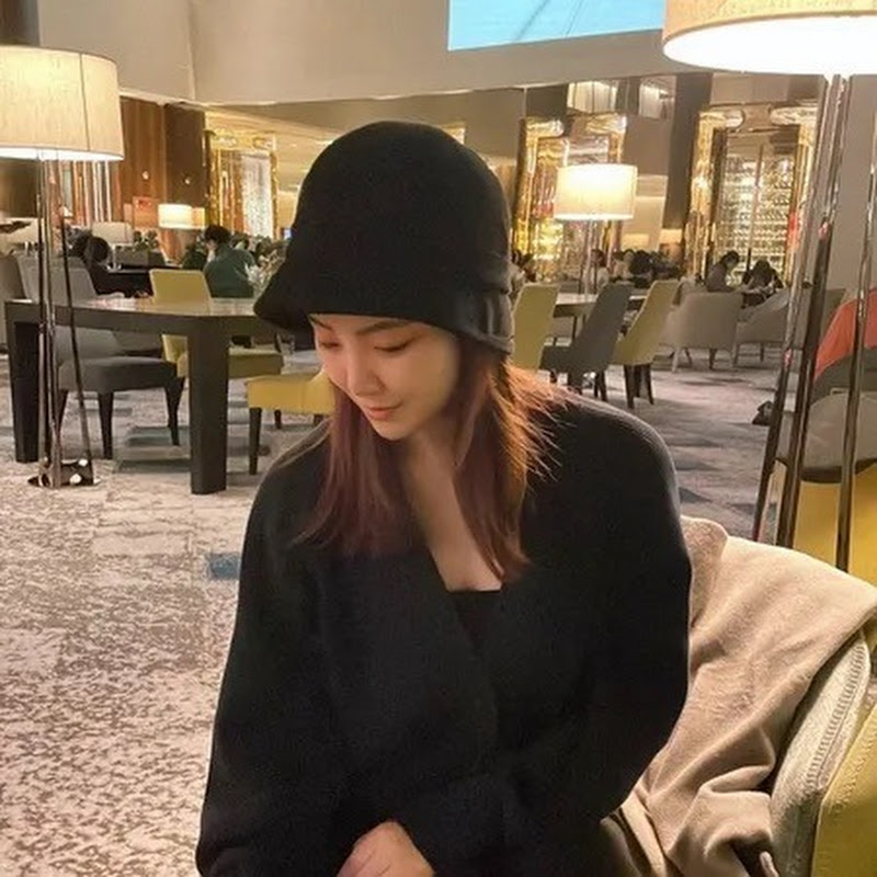 안나의 이야기 Logo