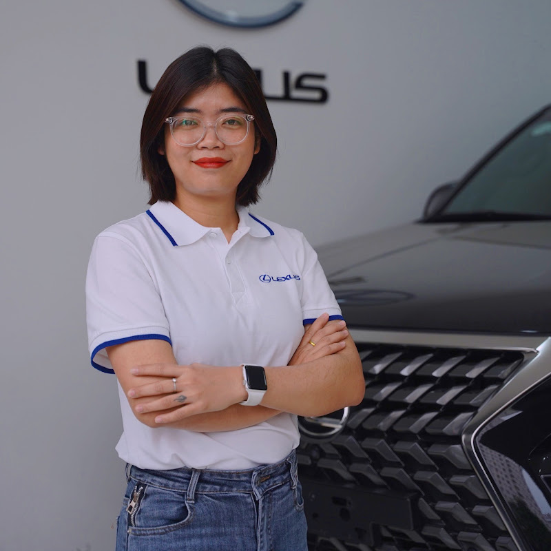 Nguyệt Nguyễn FAST CAR