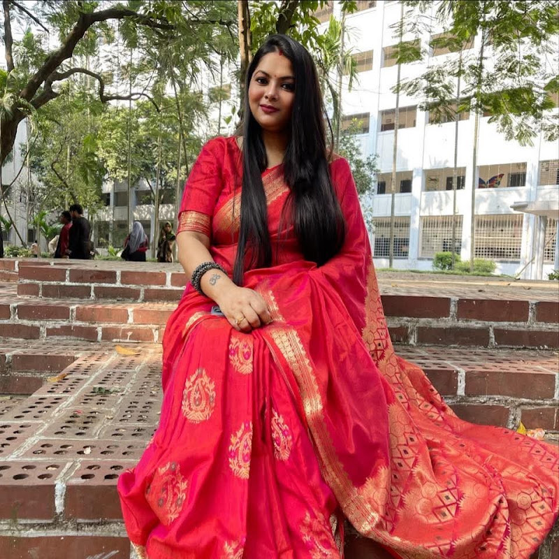 Moyna Story