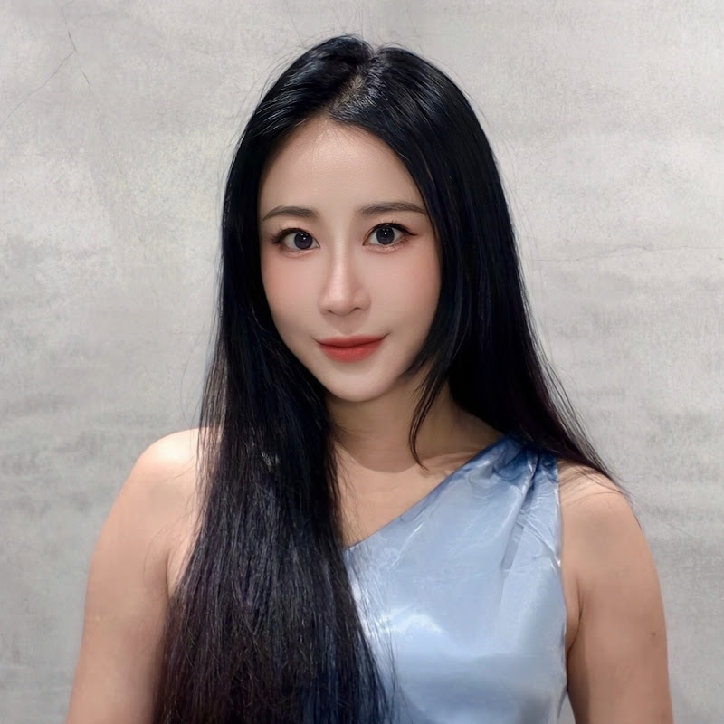 愛旅行健身的主持人Yaya黃珮綸 YouTube 頻道頭像