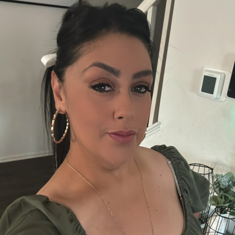 Bee Alvarado icon