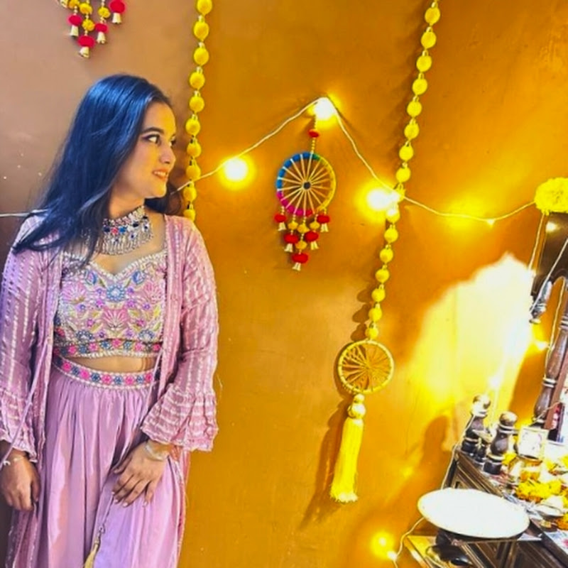 @Rajputani Chhori 😜