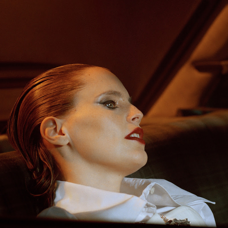 Anna Calvi — artist photo
