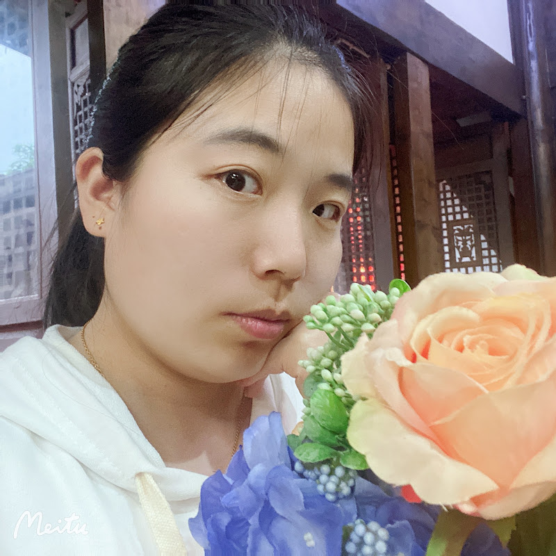 洛陽佩佩在台灣生活的Vlog YouTube 頻道頭像